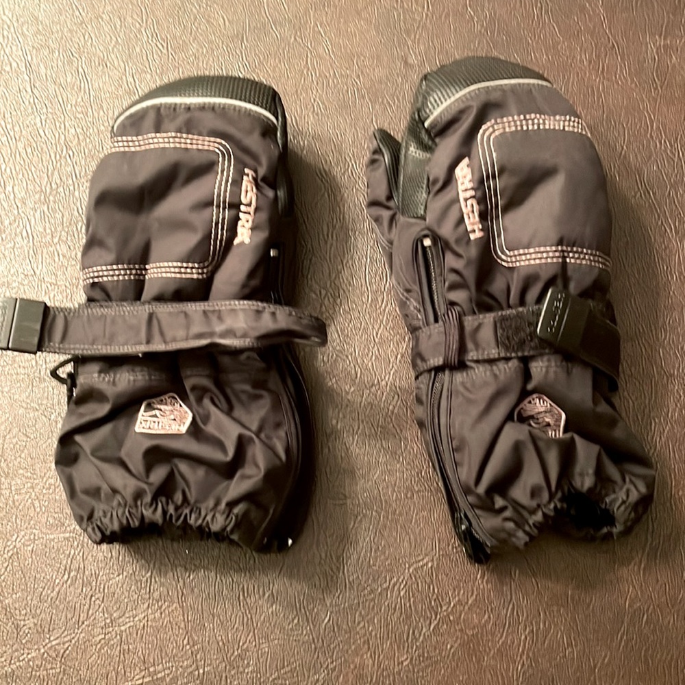 Hestra kids mitts. Great condition and super warm!